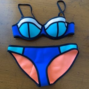 Triangl bikini, size L